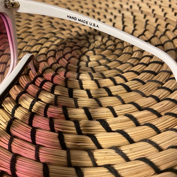 Albert Nipón Black and White Wave Vintage Sunglasses - Picture 5 of 6